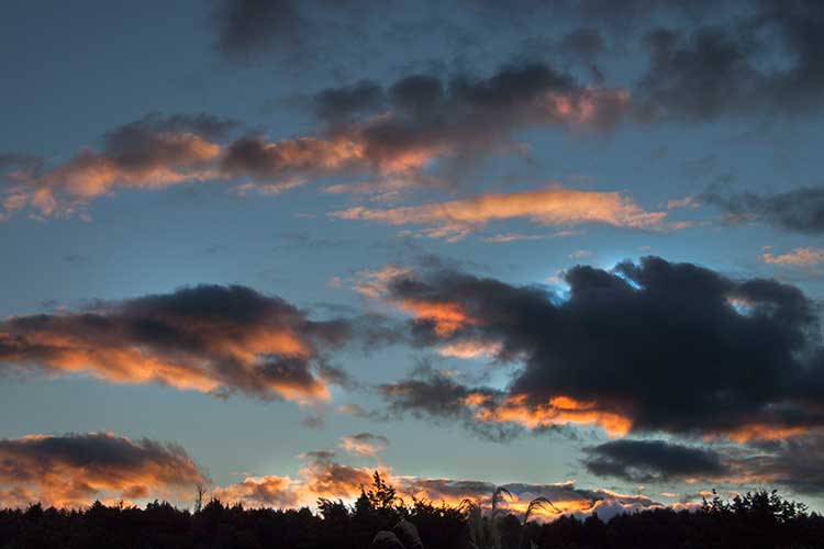 Atardecer de un día agitado. Fotografía digital